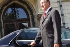 Adieser GmbH - Service (Dienstleistung) / Limousinenservice inkl. Chauffeur